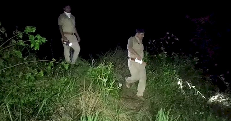 असलहा फैक्ट्री पर छापा मारने गई पुलिस व बदमाशों में मुठभेड़