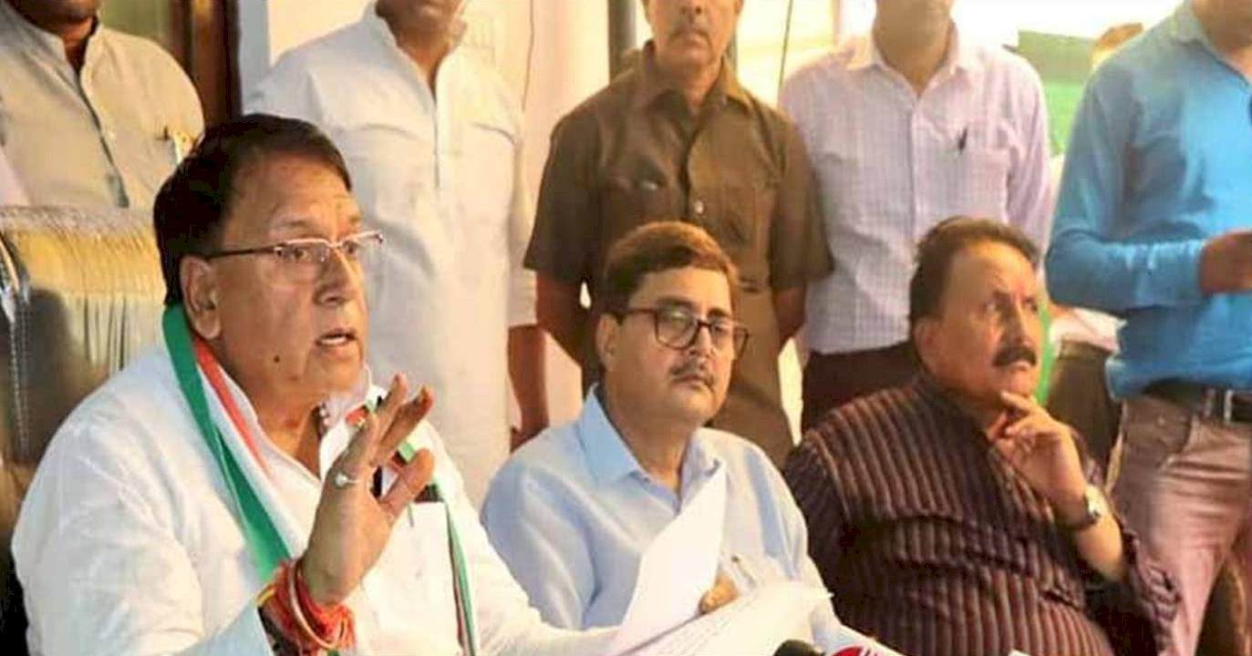 विकास दुबे की गिरफ्तारी पर पूर्व मंत्री ने उठाए सवाल, "ये तो शरण और सरेंडर का खेल है"