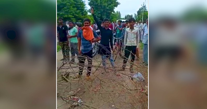 बिजली कटौती से परेशान ग्रामीणों ने लगाया जाम 