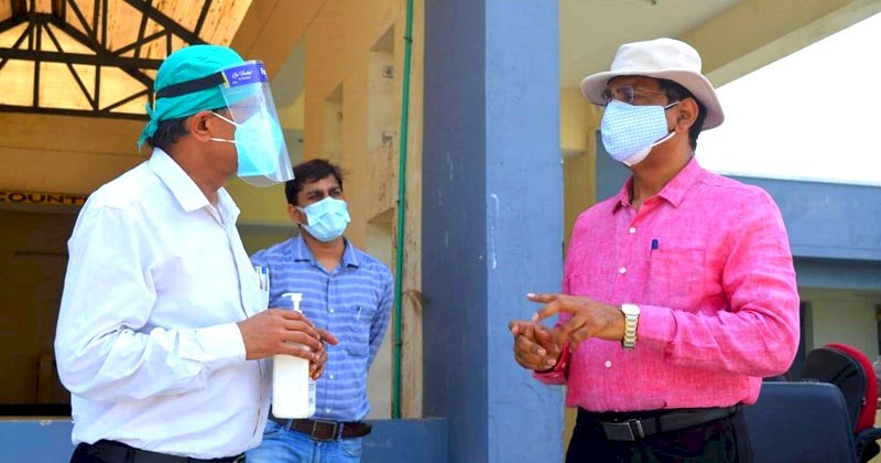 डीएम ने किया कोविड सेन्टरों का औचक निरीक्षण, दिए कड़े निर्देश