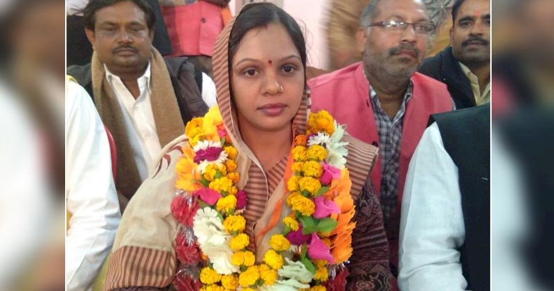 नगर पंचायत अध्यक्ष के घर पर किसने किया हमला ?