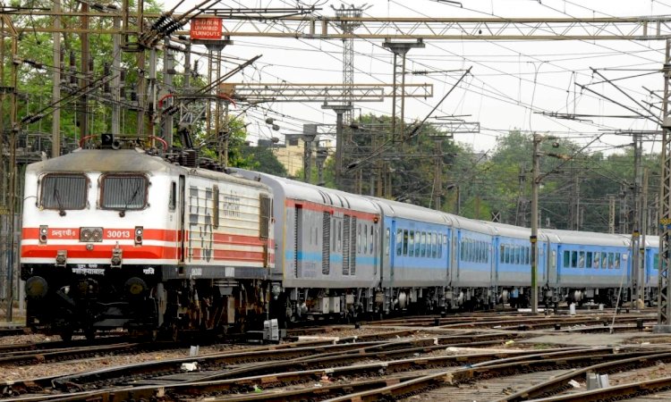 दिल्ली से झांसी का सफर हुआ आसान, फिर रेलवे ट्रैक पर दौड़ेगी गतिमान एक्सप्रेस