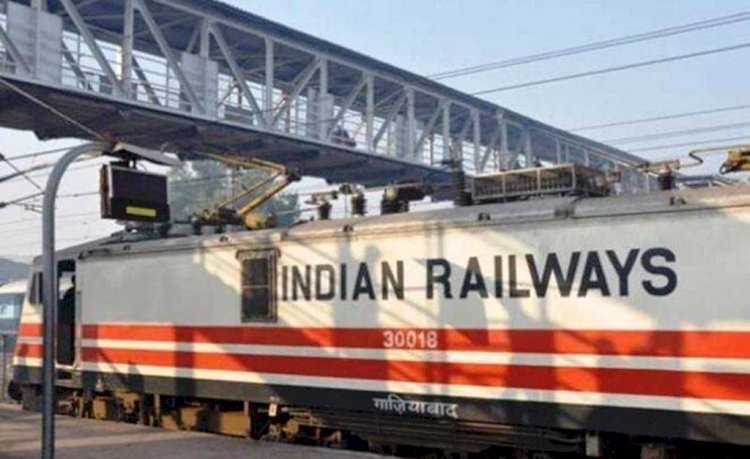 कानपुर चित्रकूट इंटरसिटी व खजुराहो ललितपुर विशेष ट्रेन का संचालन को हरी झंडी