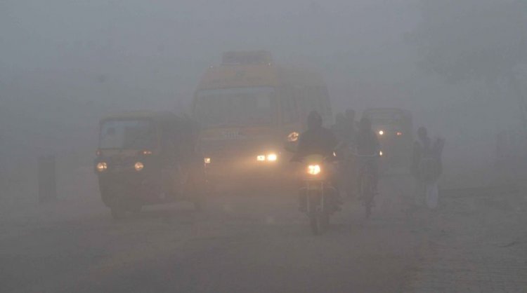 हमीरपुरः पारा फिर 5 डिग्री सेल्सियस, घने कोहरे की चादर से ढका शहर