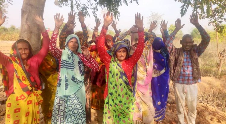 महोबा अधिकारीयों के भ्रष्टाचार की भेट चढ़ रही है सरकार की मनरेगा योजना