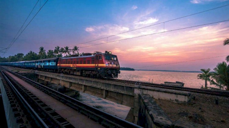 उत्तर रेलवे : लखनऊ मंडल की इन ट्रेनों में एमएसटी और क्यूएसटी की सुविधा शुरू