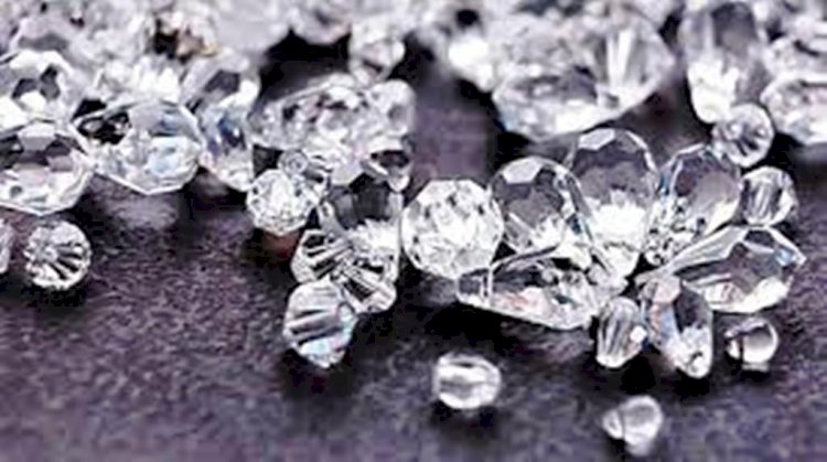 पन्ना में लग रहा है हीरों का मेला, 5 हजार जमा कर खरीद पाएंगे हीरे