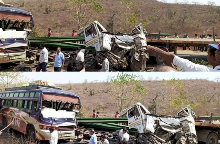 दमोह में हाइवे पर बस व ट्राला की भिड़ंत, 70 यात्री घायल