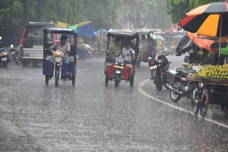 मौसम अपडेट : उत्तर प्रदेश के 15 जिलों में बारिश का अलर्ट जारी 