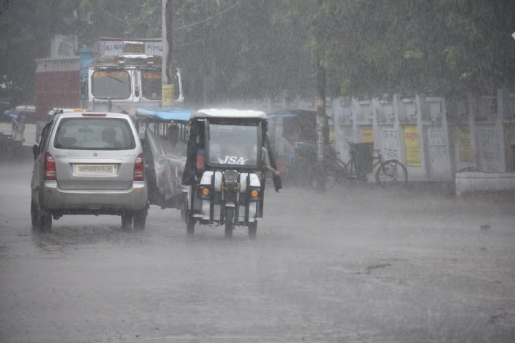 भीगने के लिए हो जाएं तैयार, 24 से 48 घंटे में सोनभद्र के रास्ते यूपी में होगी मानसूनी फुहार