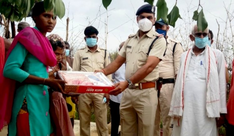 छतरपुर : पुलिस ने बाबुल बनकर निर्धन बेटी का विवाह कराया, पूरा गांव बना घराती