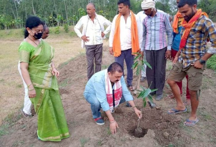 प्रधानमंत्री से मिली सराहना के बाद अधांव गांव के किसानों का बढ़ा हौसला