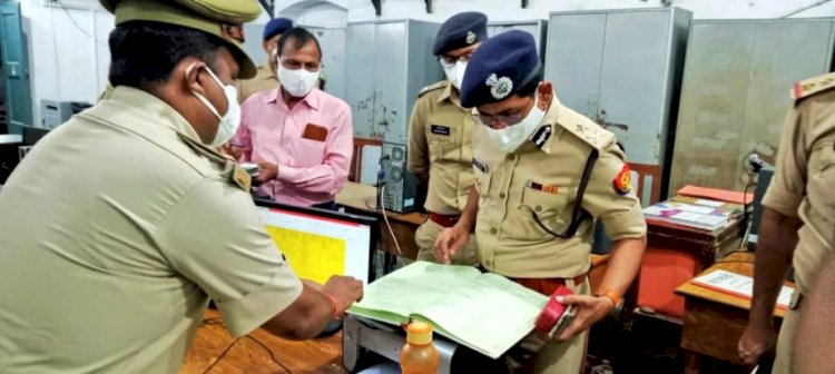 आईजी ने एसपी कार्यालय व थाना चिल्ला का निरीक्षण कर, पुलिस टीम को नगद पुरस्कृत किया