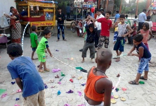 बुंदेलखंड में लुप्त हो रही है नाग पंचमी में गुड़िया पीटने की परंपरा