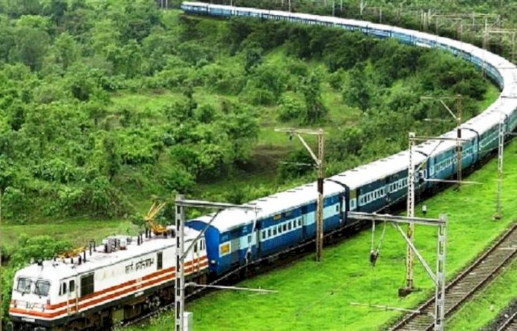 नवरात्रि में चलेंगी पूजा स्पेशल ट्रेनें, स्टेशनों और ट्रेनों की सुरक्षा व्यवस्था होगी पुख्ता