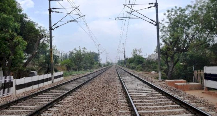 मिशन रफ्तार : लखनऊ से कानपुर के बीच पहले चरण में रेल पटरियों के बदलने का कार्य पूरा