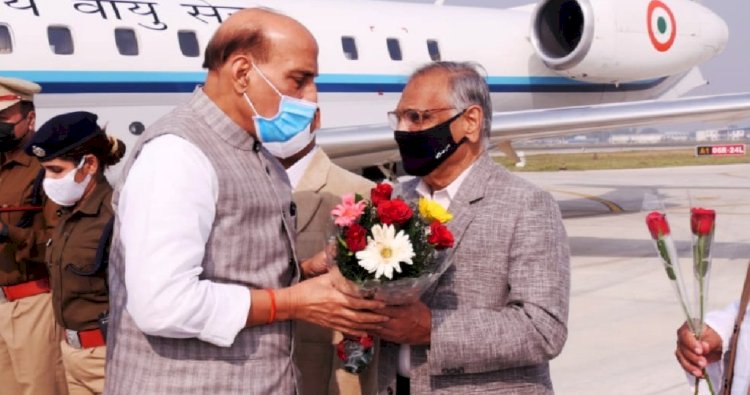 पीताम्बरा माई की शरण में पहुंचे केंद्रीय रक्षा मंत्री राजनाथ सिंह