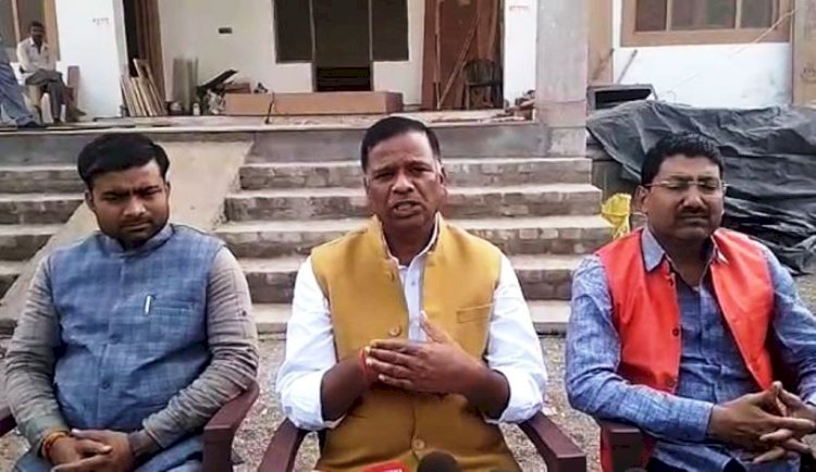 डिजियाना ग्रुप इन्दौर मे छापामारी के बाद आयकर विभाग ने बांदा में पूर्व विधायक के घर पर मारा छापा