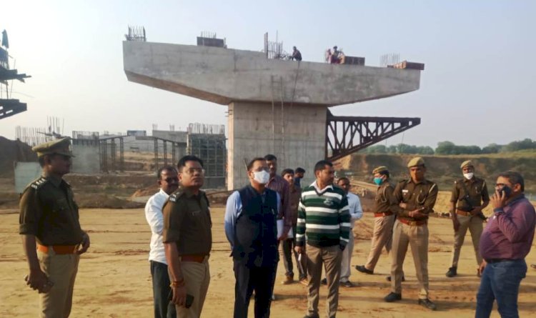 बुंदेलखंड एक्सप्रेस वे के निर्माण कार्यों को देखते हुए चित्रकूट डीएम ने दिए सख्त निर्देश