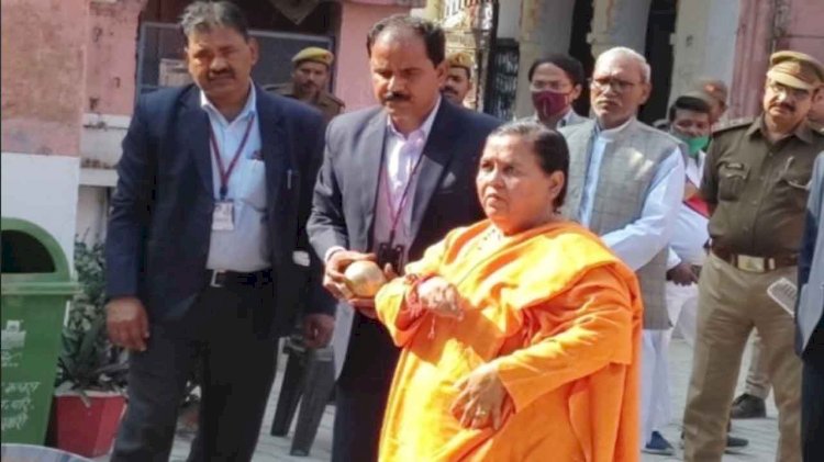 सीएम योगी को चिलमजीवी कहने पर भड़की उमाभारती, अखिलेश को दे डाली नसीहत