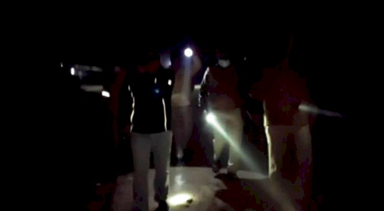 बाँदा : बाइक सवार बदमाशों ने देशी शराब के सेल्समैन पर हमला कर डेढ़ लाख लूटे