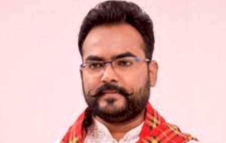 पूर्व विधायक बृजेश प्रजापति की मुश्किलें बढ़ी, गैर जमानती वारंट जारी