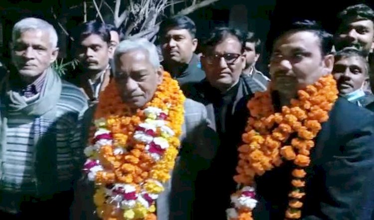 अधिवक्ता संघ चुनाव में अध्यक्ष पद पर बृजमोहन सिंह और महासचिव पद पर राकेश सिंह का कब्जा