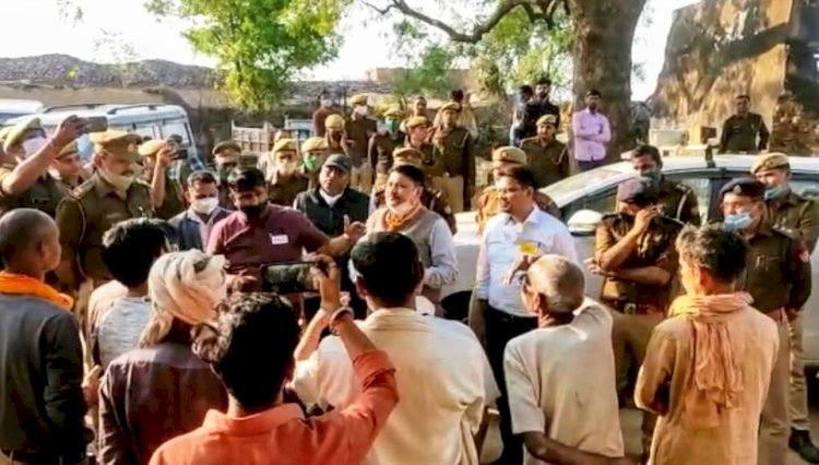 हमीरपुर में एक गांव में नहीं पड़े वोट, खाली लौटी पोलिंग पार्टी