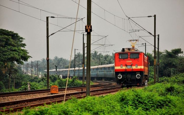 नवरात्र में ट्रेन में सफर करते वक्त, अगर आप व्रत हैं, तो रेलवे देगा फास्टिंग थाली, जानिए मेन्यू और कैसे करेंगे बुक