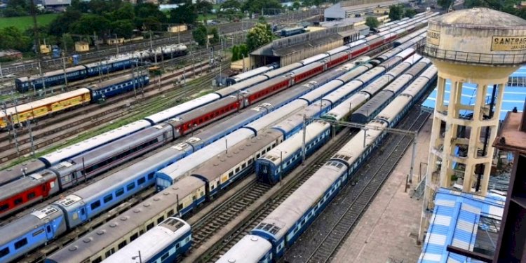 कानपुर सेंट्रल-झाँसी के बीच ट्रैक दोहरीकरण के चलते 32 ट्रेनें निरस्त, 26 सवारी गाड़ियों का रूट बदला