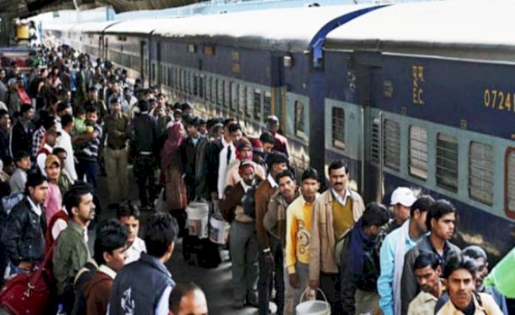 यात्रीगण ध्यान दें-ट्रेनों में सीटों की मारामारी शुरू, दिल्ली और मुंबई की ट्रेनों में जगह नहीं
