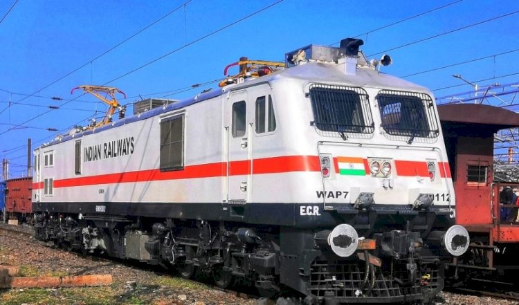 झांसी डिवीजन में अब थ्री फेज इंजन के सहारे दौड़ेगी ट्रेन