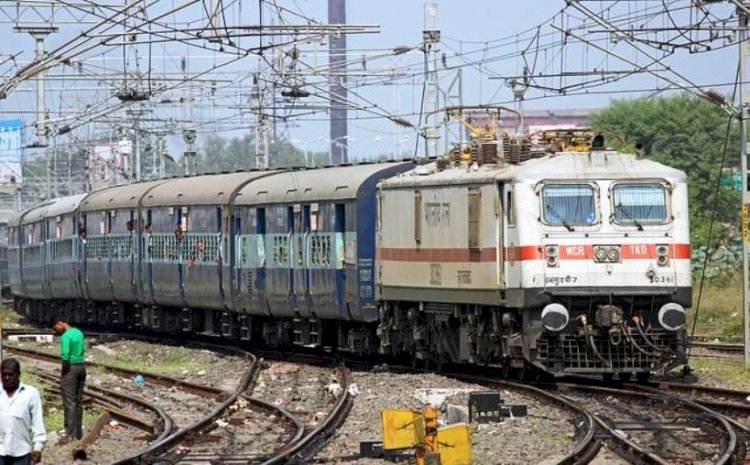 यात्रीगण ध्यान दें : मुम्बई सेंट्रल से बनारस के लिए लखनऊ, कानपुर होकर चलेगी यह स्पेशल ट्रेन