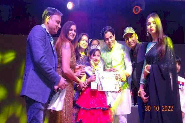 बांदा की बेटी अंकिता गुप्ता ने जिले का नाम रोशन किया, जूनियर मिस इंडिया क्वीन में दूसरे पायदान पर रही