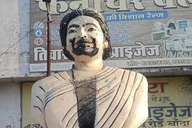 देश की पूर्व प्रधानमंत्री स्वर्गीय इंदिरा गांधी की प्रतिमा पर अराजकतत्वों ने कालिख पोती, कांग्रेस में आक्रोश