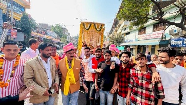 धूमधाम से निकली श्रीराम जी की बारात, बारात में दिखी बुंदेली नृत्य अखाड़ा की धूम