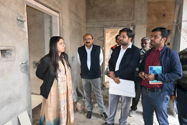 डीएम ने निर्माणाधीन मानसिक मंदित विद्यालय के निर्माण में गुणवत्ता में पायी कमी, दिये कार्रवाई के निर्देश