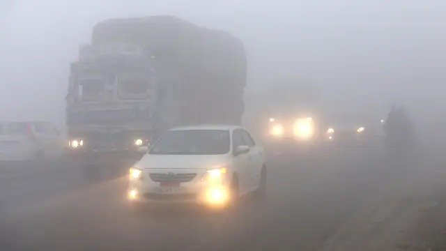 यूपी के इन जिलों में घने कोहरे ओर शीतलहर के साथ ही कोल्ड डे की चेतावनी