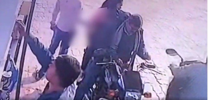 पेट्रोल पंप में छेड़खानी का वीडियो वायरल होने पर पुलिस को दर्ज करना पड़ा मुकदमा