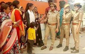 महिला सुरक्षा विशेष दल द्वारा जिले के सभी क्षेत्रो में बालिकाओं व महिलाओं को किया जागरुक