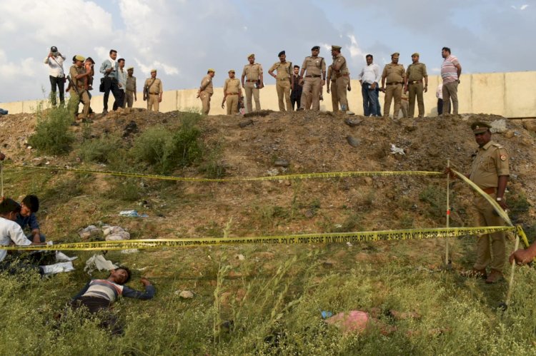 बांदाःगोवंश का सिर काटने वाले दो इनामी बदमाश, पुलिस की गोली लगने से घायल