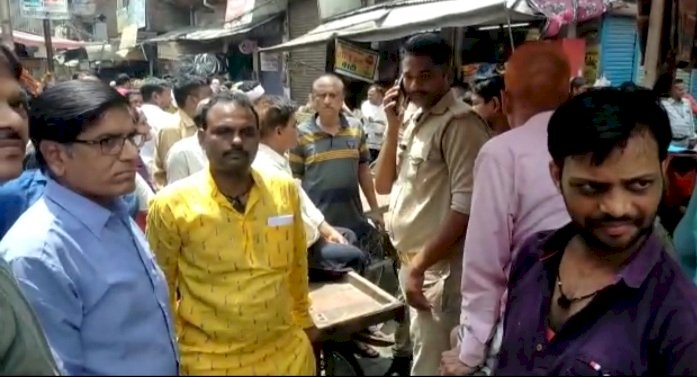 स्मार्ट सिटी के लोग सड़क पर उतरे, धरना प्रदर्शन कर मांगा पानी
