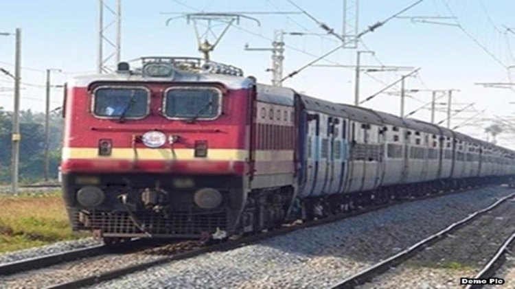 बुंदेलखंड के यात्री 18 दिन तक महाकौशल एक्सप्रेस ट्रेन में नहीं कर सकेंगे सफर