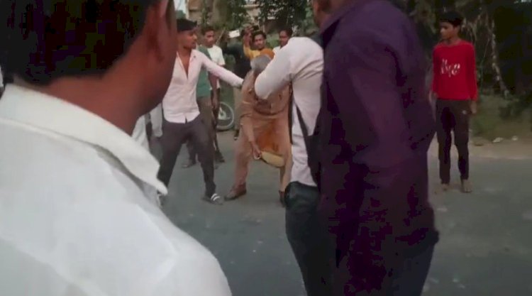 महोबाः छात्र को रौंदने के बाद पांच किलोमीटर दौड़ी रोडवेज, भीड़ ने दरोगा को पीटा 